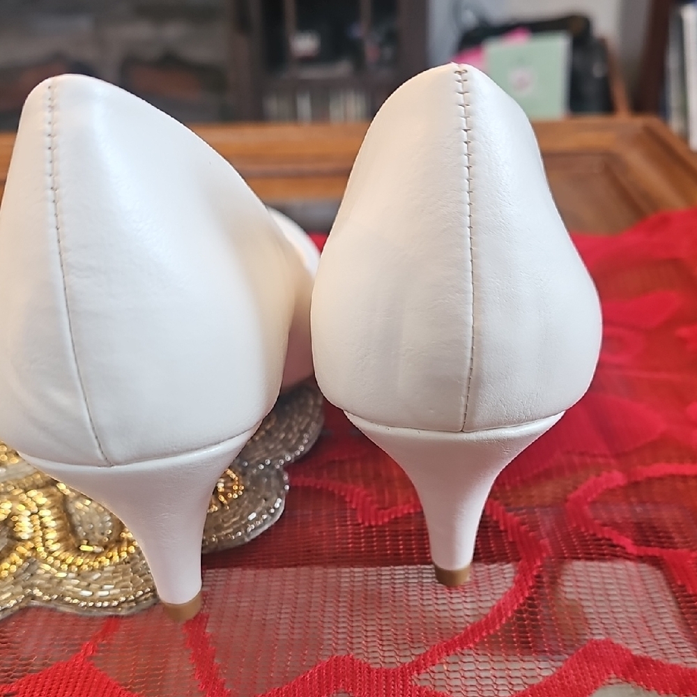 Elegant White Women's Heels - Picture 5 of 8